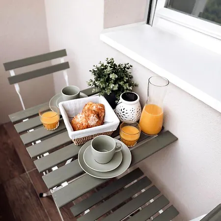 Апартаменты Royale Lumineux Jacuzzi Parking Prive *