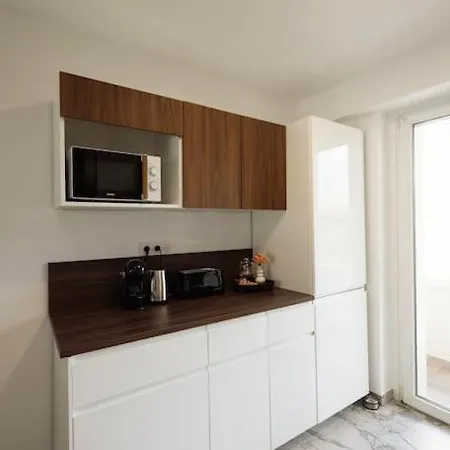 Royale Lumineux Jacuzzi Parking Prive Apartment