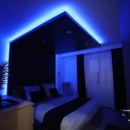 Апартаменты Royale Lumineux Jacuzzi Parking Prive *