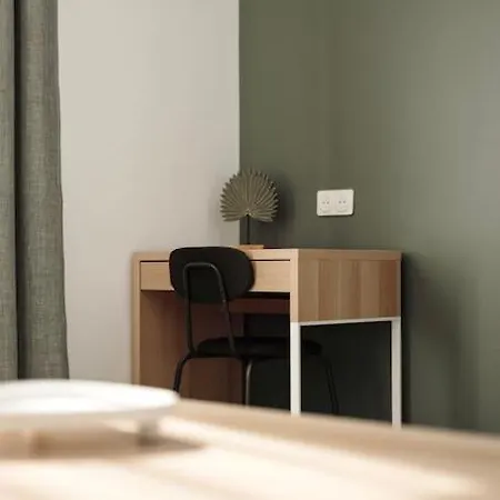 Royale Lumineux Jacuzzi Parking Prive Апартаменты *