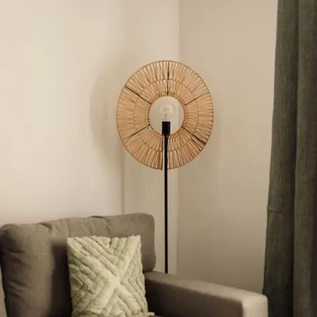 Апартаменты Royale Lumineux Jacuzzi Parking Prive