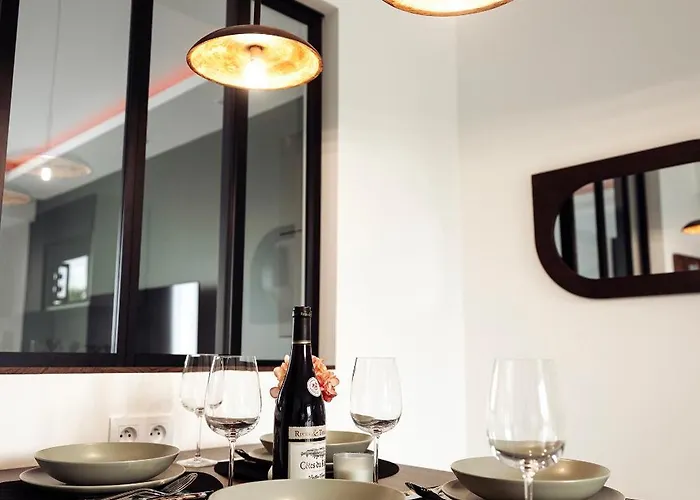 Royale Lumineux Jacuzzi Parking Privé Apartamento *